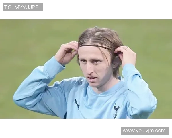 莫德里奇全场出色表现，传球5次抢断4次创中心最高数据